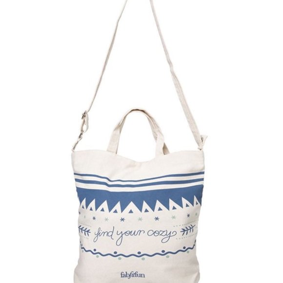 Fabfitfun winter collectible tote bag with crossbody and hand straps - NWT - Picture 1 of 5